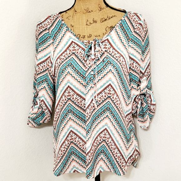 Heartsoul Flowy drawstring neckline chevron graphic top tunic Sm - Picture 2 of 7